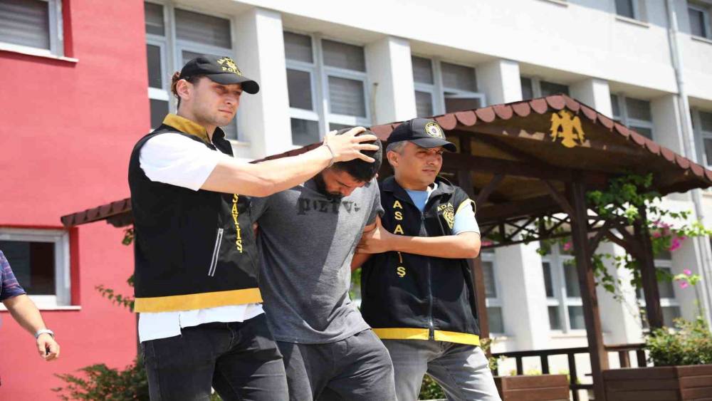 Eşini ve kayınbiraderini &ouml;ld&uuml;ren uzman &ccedil;avuşa 1&rsquo;i ağırlaştırılmış 2 m&uuml;ebbet ve 10 yıl hapis cezası
