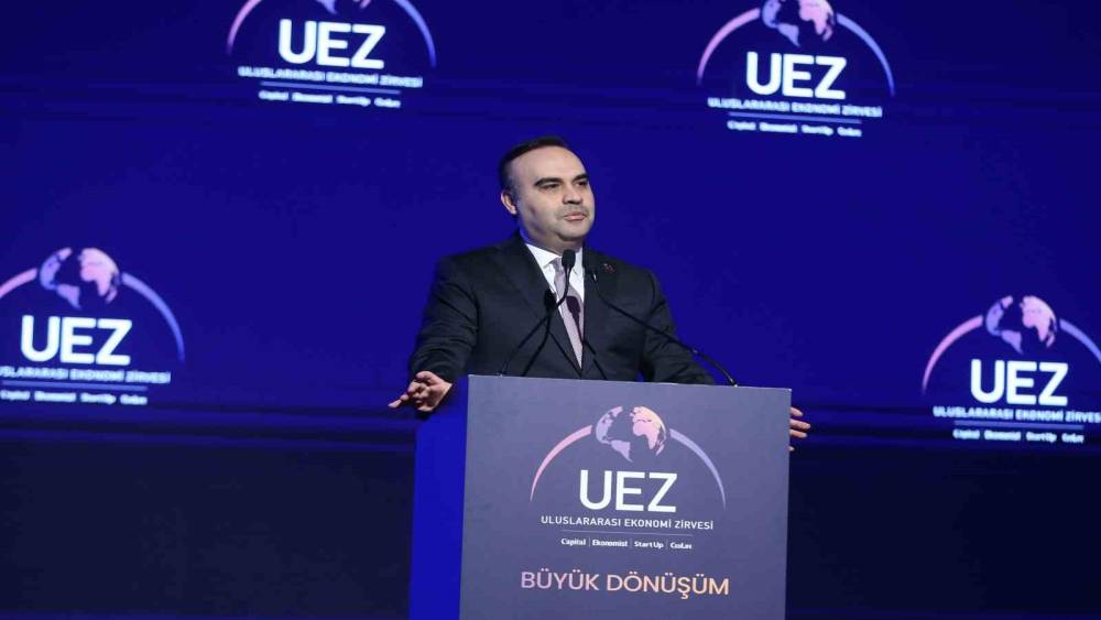 Bakan Kacır: "T&uuml;rkiye başka hi&ccedil;bir &uuml;lkenin başaramadığı bir ihracat kabiliyeti seviyesine erişti"
