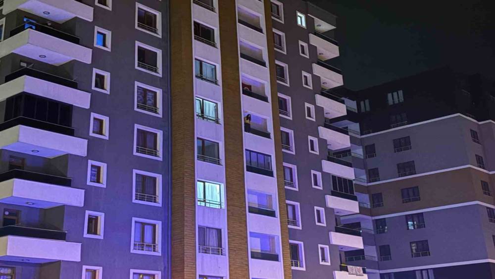 İntihar girişiminde bulunan kadını polis ikna etti
