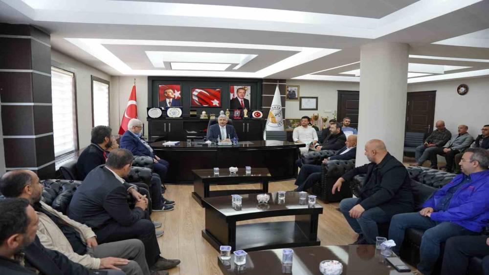 Başkan Halla&ccedil; uluslararası sempozyuma ev sahipliği yaptı
