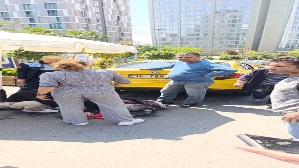 Şişli&rsquo;de geri geri giden taksi, yaşlı kadını altına aldı
