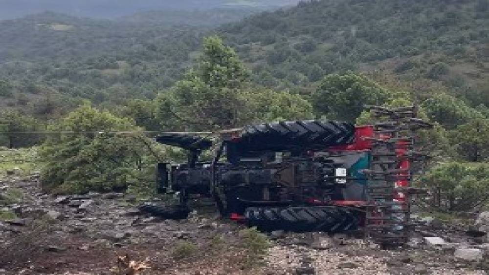&Ccedil;orum&rsquo;da trakt&ouml;r şarampole devrildi: 1 yaralı
