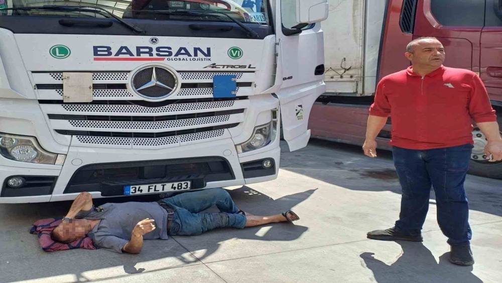 Kapıkule&rsquo;de tırın &ccedil;arptığı yaya yaralandı
