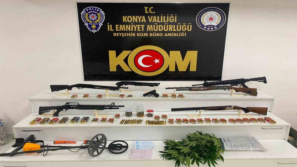 Konya&rsquo;da tefecilik operasyonunda 4 ş&uuml;pheli hakkında adli işlem başlatıldı
