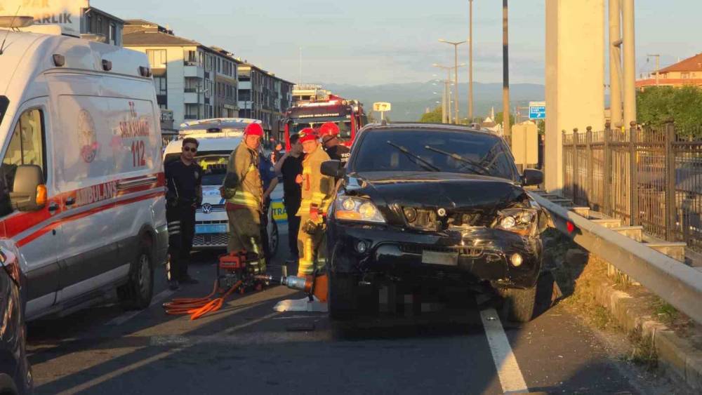 D&uuml;zce&rsquo;de zincirleme kaza: 1 &ouml;l&uuml;, 1 yaralı
