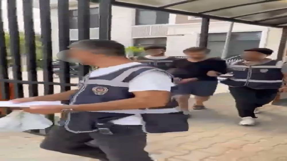 Kesinleşmiş hapis cezasıyla aranan 4 ş&uuml;pheli yakalandı
