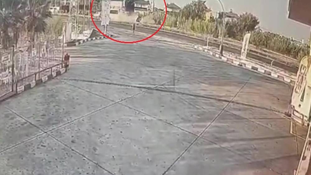 Antalya&rsquo;da &ccedil;arpışan ara&ccedil;lar yayalara &ccedil;arptı: 6 yaralı
