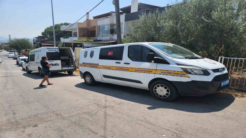 Urla&rsquo;da korkun&ccedil; olay: Anne ve oğlu evde &ouml;l&uuml; bulundu
