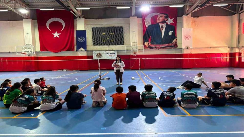 Yaz Spor Okulları&rsquo;nda 256 &ccedil;ocuğa ağız diş sağlığı eğitimi verildi
