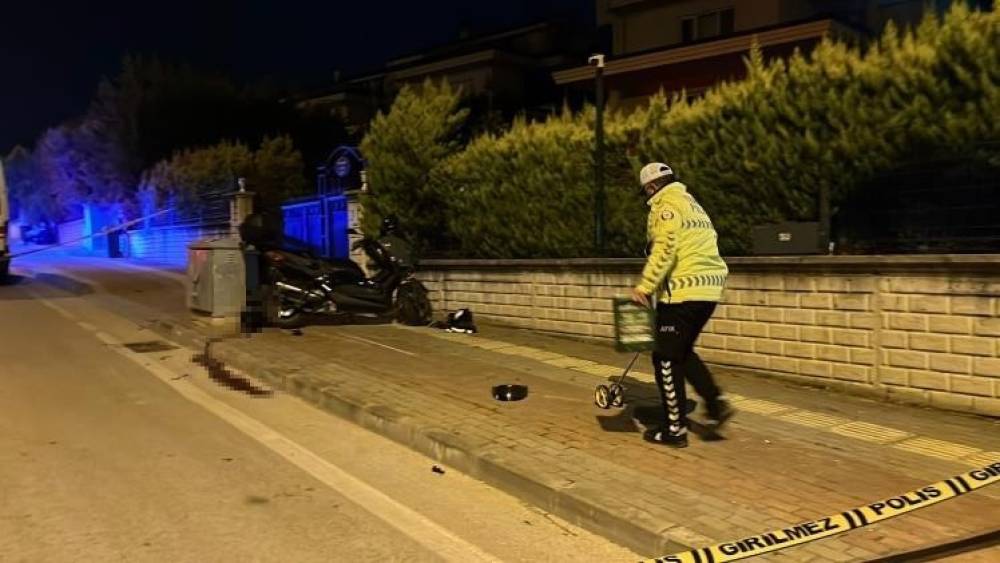 Kontrolden &ccedil;ıkarak trafoya &ccedil;arpan motosiklet s&uuml;r&uuml;c&uuml;s&uuml; hayatını kaybetti
