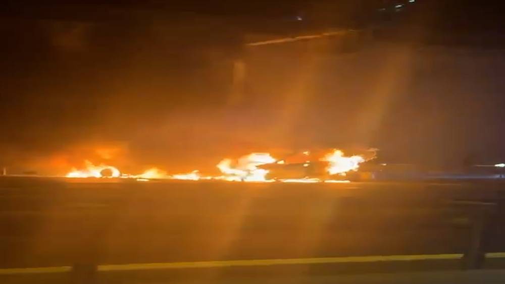 Sarıyer&rsquo;de trafik kazasının ardından 2 otomobil alev topuna d&ouml;nd&uuml;
