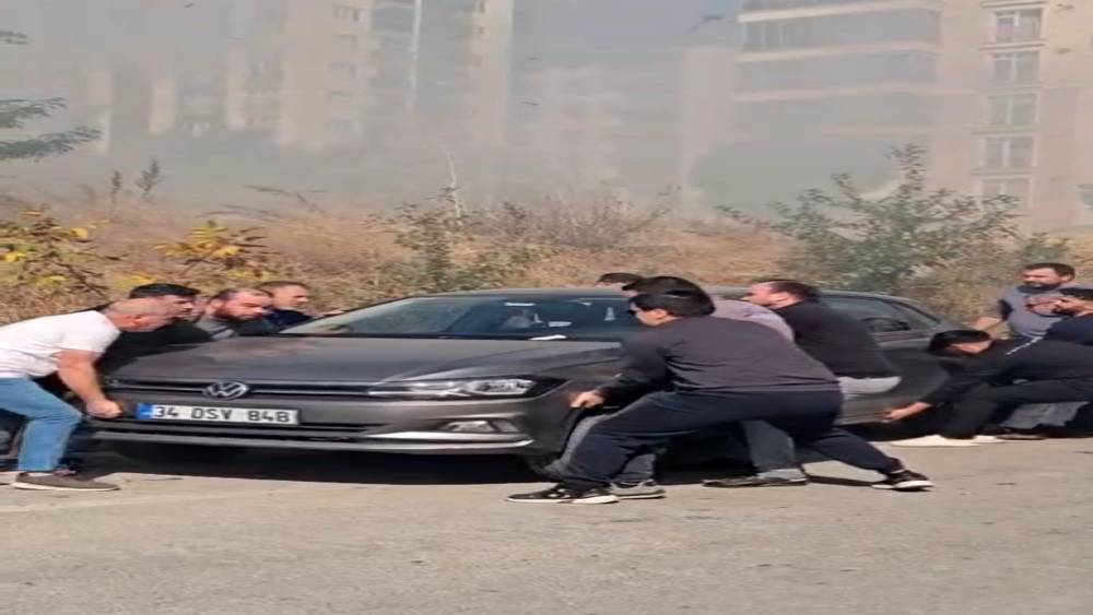Edirne&rsquo;de otluk alan yangınına vatandaşlar ve itfaiye ekipleri seferber oldu
