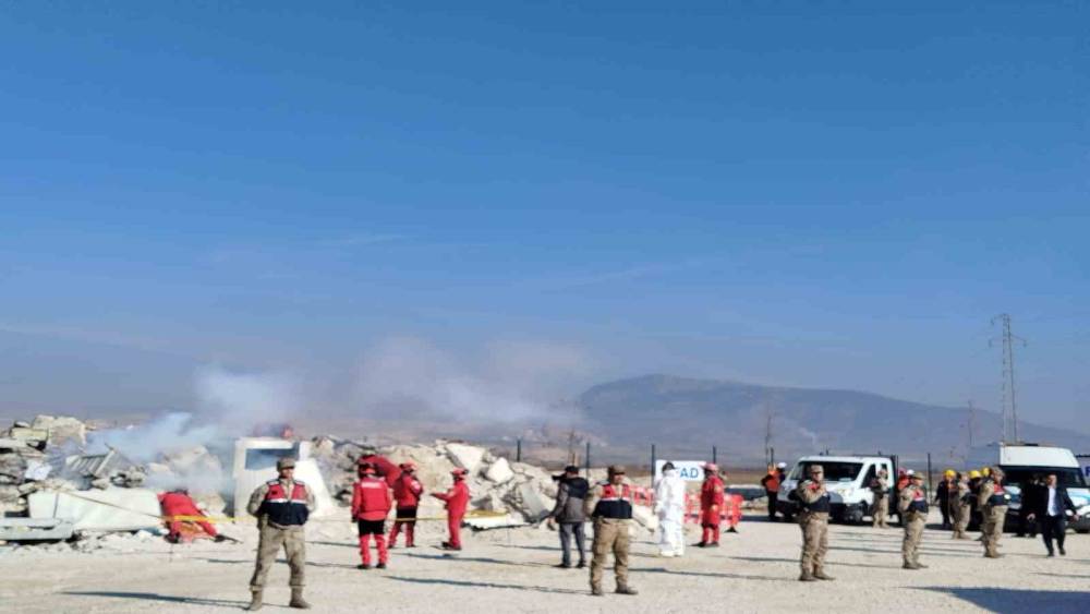 Denizli’de 5.6 büyüklüğünde deprem senaryosu tatbikatı
