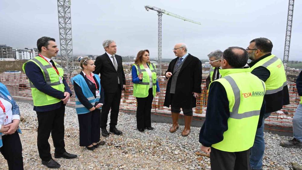 Vali K&ouml;şger, Denizli Acil Durum Hastanesi inşaatının son durumu hakkında bilgi aldı
