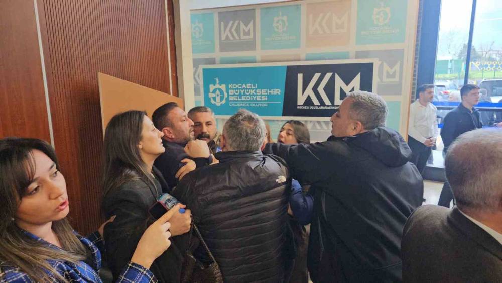 CHP&rsquo;li meclis &uuml;yesinden ağza alınmayacak k&uuml;f&uuml;rler
