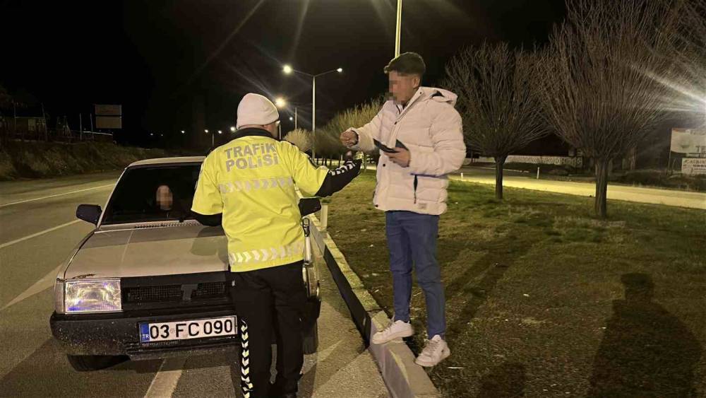 Uygulama noktasında &rsquo;dur&rsquo; ihtarına uymadı, yakalanınca &rsquo;ara&ccedil;lar vardı yanaşamadım&rsquo; dedi
