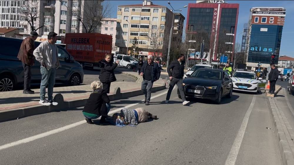 Tekirdağ&rsquo;da korkutan kaza: Arabanın &ccedil;arptığı yaya yere yığıldı
