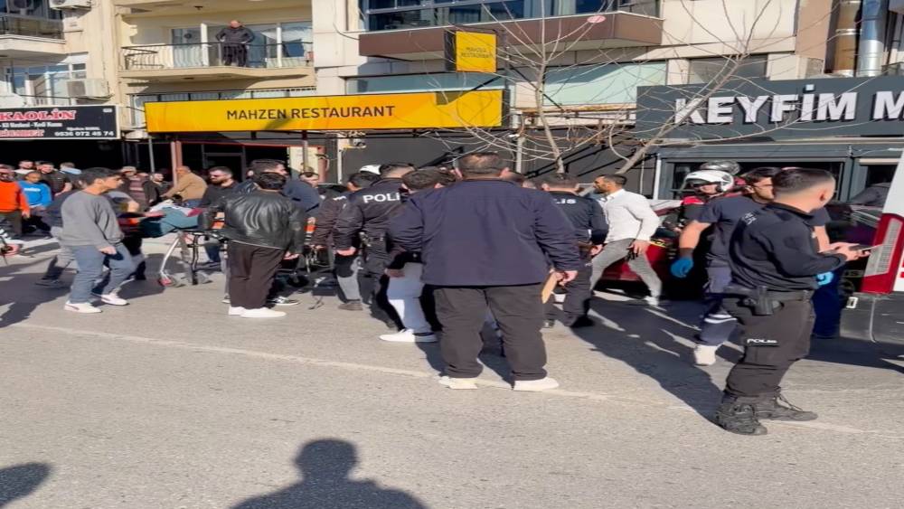 Manisa&rsquo;da 2 kişinin &ouml;ld&uuml;ğ&uuml; bı&ccedil;aklı kavgada 3 kişi tutuklandı
