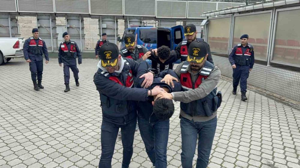 Samsun&rsquo;da Tik Tok canlı yayınında ter&ouml;r propagandası yapan 2 inşaat iş&ccedil;isi adliyeye sevk edildi
