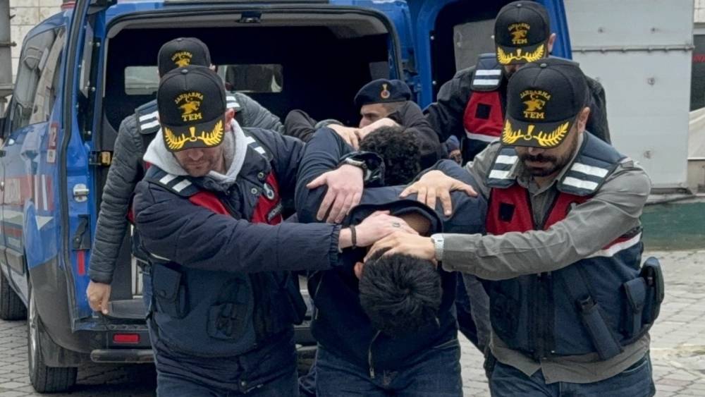 Tik Tok canlı yayınında ter&ouml;r propagandası yapan inşaat iş&ccedil;ilerine adli kontrol
