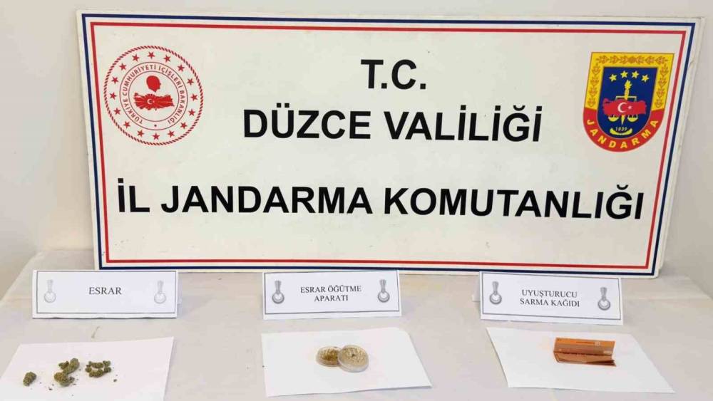 Jandarma uygulamasında 8 kişi uyuşturucu maddeyle yakalandı
