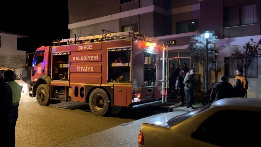 Osmaniye&rsquo;de apartman dairesinde yangın
