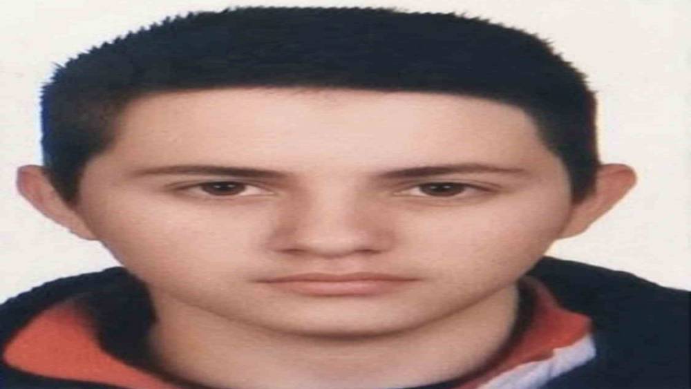 Kamyonetin &ccedil;arptığı motosiklet s&uuml;r&uuml;c&uuml;s&uuml; hayatını kaybetti
