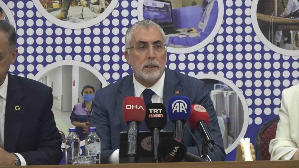 Bakan Işıkhan, Yalova Makine OSB&rsquo;de iş adamlarıyla buluştu
