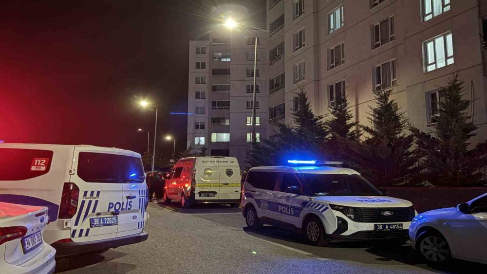 Kayseri&rsquo;de tabancayla kafasına ateş eden şahıs hayatını kaybetti
