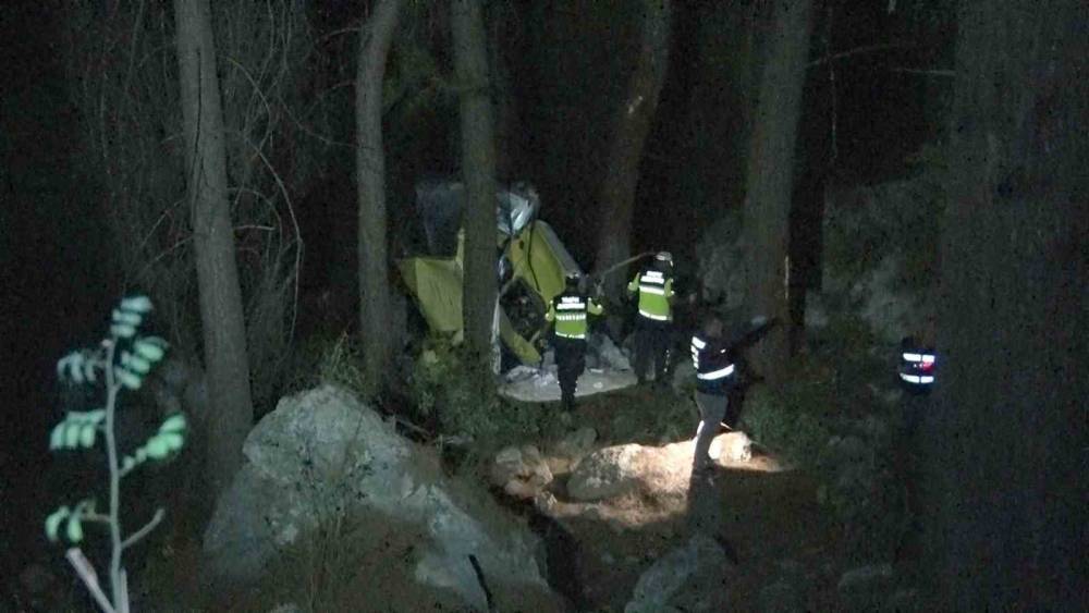 Antalya&rsquo;daki feci kazada &ouml;l&uuml; sayısı 3&rsquo;e y&uuml;kseldi
