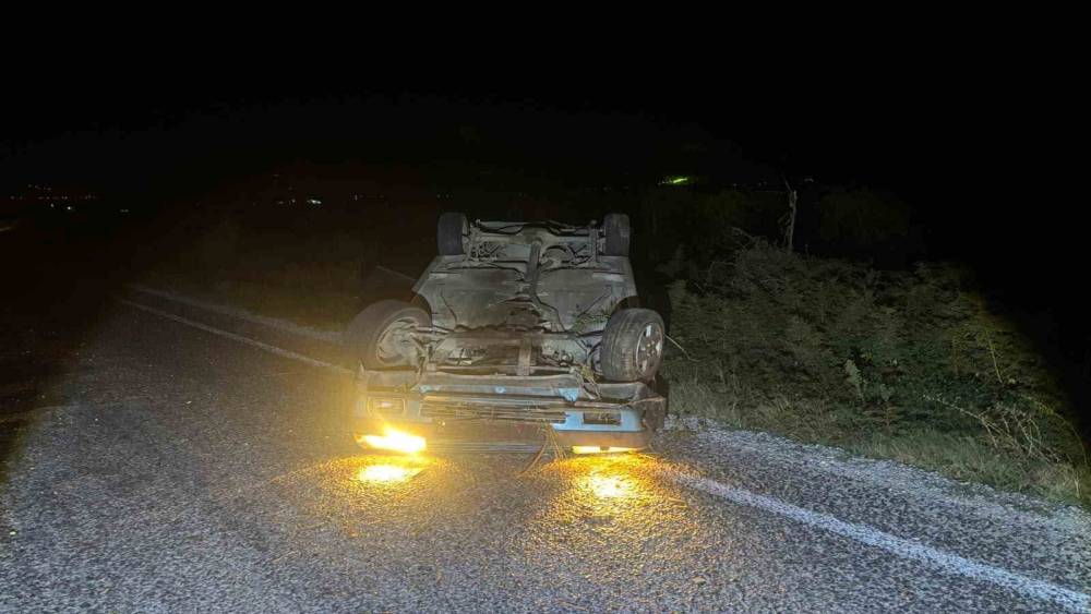 Takla atan otomobilden burnu bile kanamadan &ccedil;ıktı
