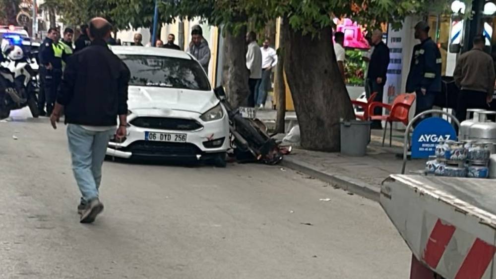Ankara&rsquo;da otomobil, motosiklete &ccedil;arptı: 1 ağır yaralı
