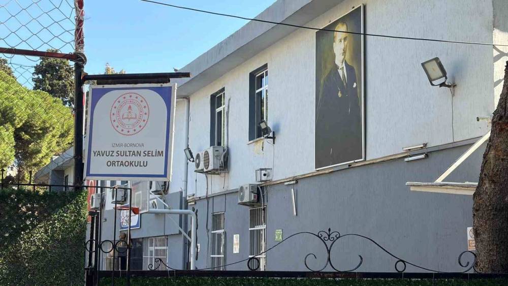 Kadın velilere tacizden su&ccedil;lanan &ouml;ğretmen a&ccedil;ığa alındı
