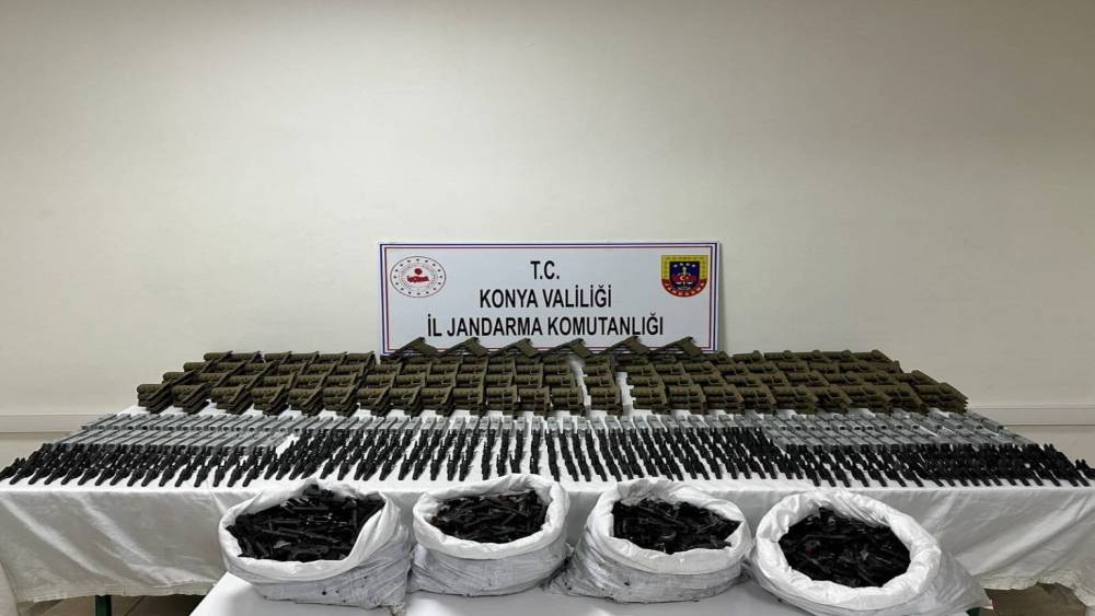 Konya’da çok sayıda silah parçası ele geçirildi
