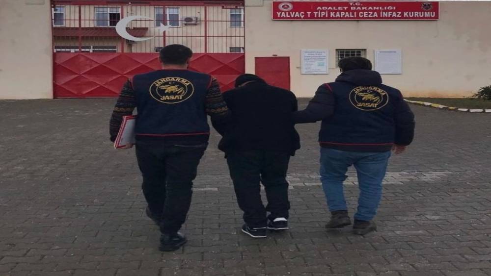 Isparta&rsquo;da 15 yıl hapisle aranan şahıs yakalandı
