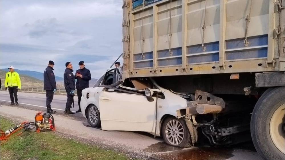 İstanbul&rsquo;dan Ordu&rsquo;ya cenazeye giderken kazada hayatlarını kaybettiler
