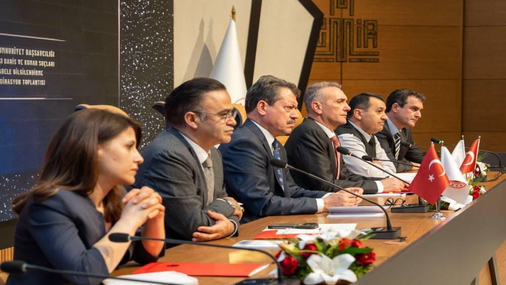 İzmir&rsquo;de yasa dışı bahis ve kumar su&ccedil;larıyla m&uuml;cadele toplantısı yapıldı
