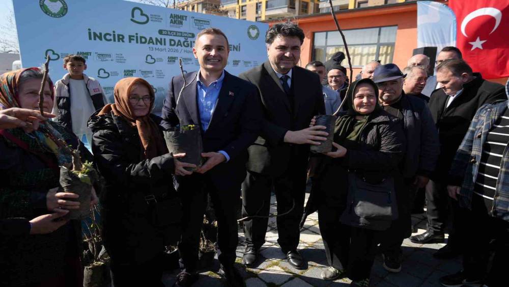 Havran&rsquo;da 102 &ccedil;ift&ccedil;iye 2 bin 500 incir fidanı dağıtıldı
