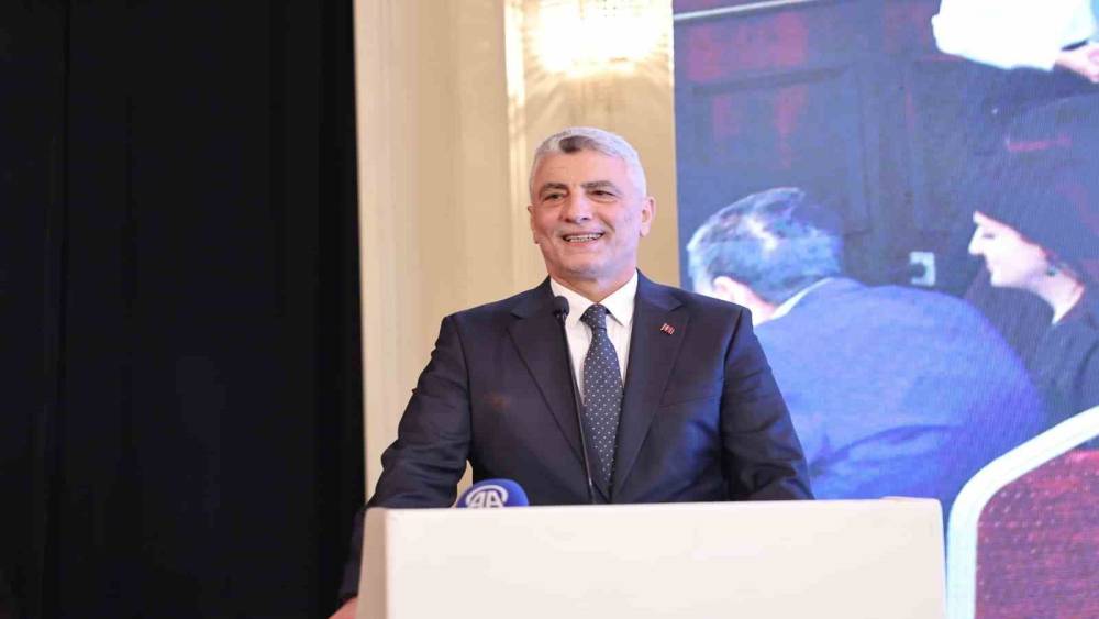 Ticaret Bakanı Bolat: "Kapıkule&rsquo;nin kuzeyinde yeni bir g&uuml;mr&uuml;k kapısı daha a&ccedil;acağız"
