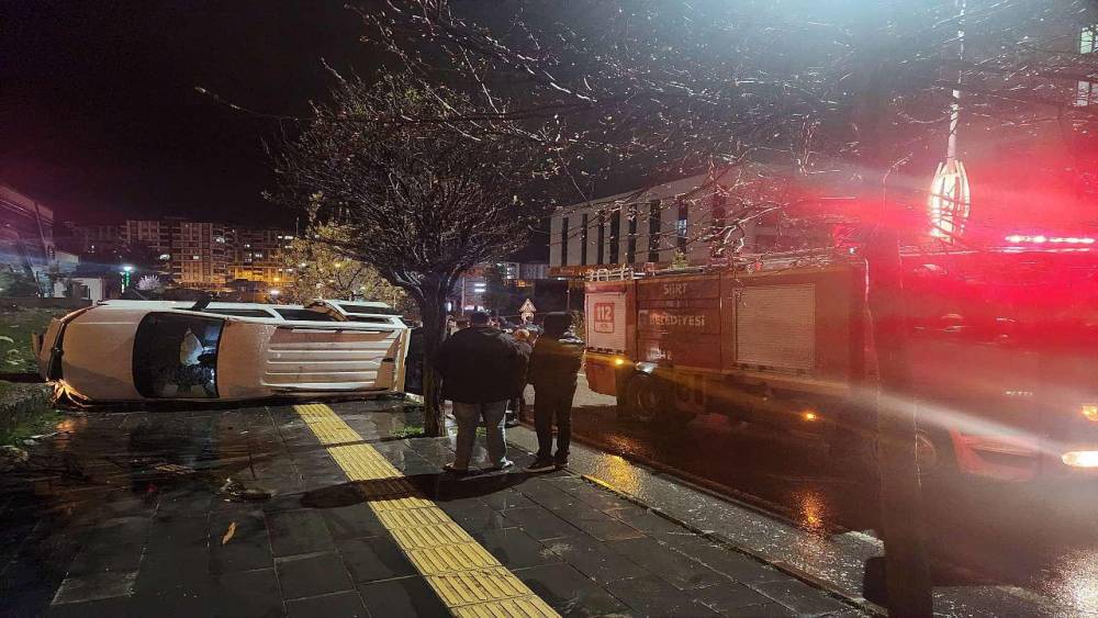 Siirt&rsquo;te trafik kazası: 3 yaralı
