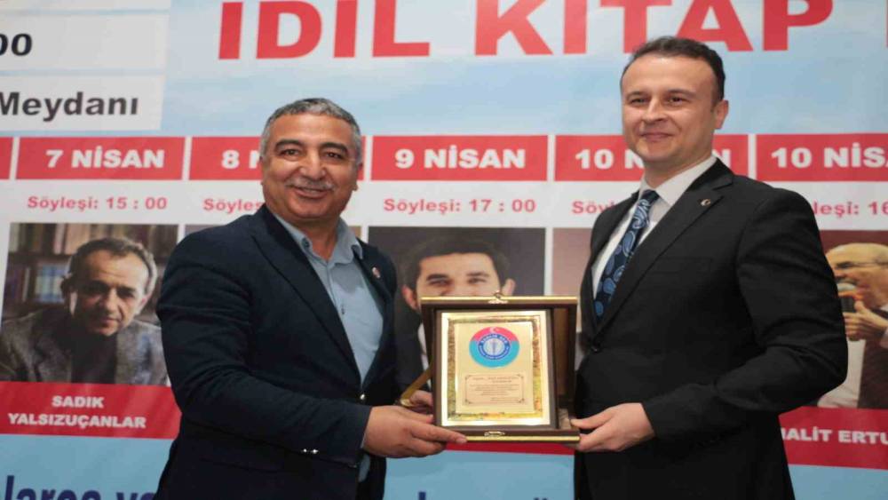 Sağlık-Sen&rsquo;den Kaymakam Adıg&uuml;zel&rsquo;e "Hizmet" plaketi
