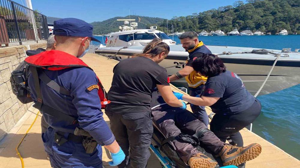 Fethiye&rsquo;de koyda rahatsızlanan vatandaşa tıbbi tahliye
