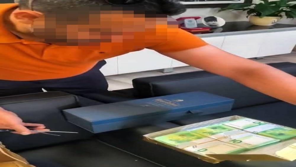 Baklava kutusunda makamında 110 bin euro ile yakalanan T&uuml;ter: "Video ve foto karesinden dolayı tutukluyum. R&uuml;şvet olsa bile yattığım s&uuml;reyle cezamı &ccedil;ektim"
