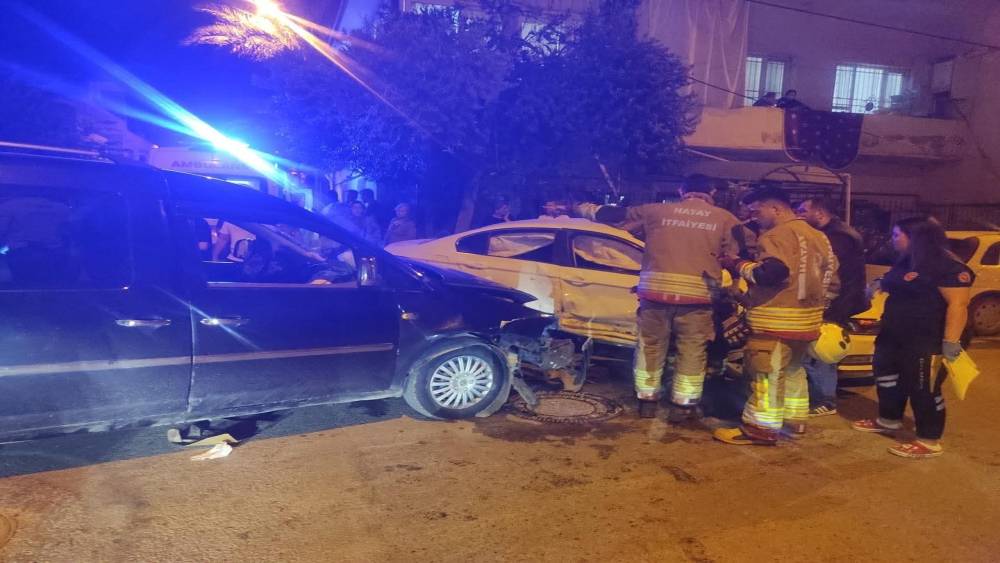 İskenderun&rsquo;da trafik kazası: 4 yaralı
