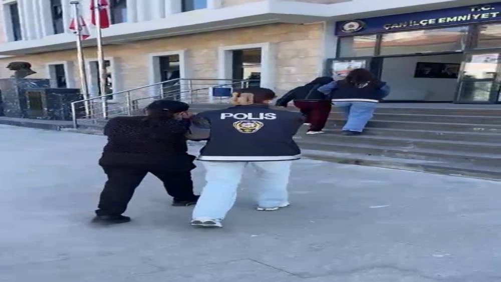 &Ccedil;anakkale&rsquo;de fuhuş operasyonu: 2 ş&uuml;pheli yakalandı
