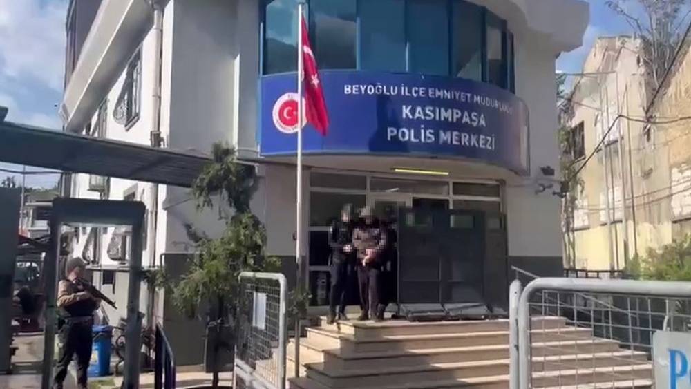 Galatasaray&rsquo;ın Uruguaylı yıldızı Torreira&rsquo;ya saldıran ş&uuml;pheli adliyeye sevk edildi
