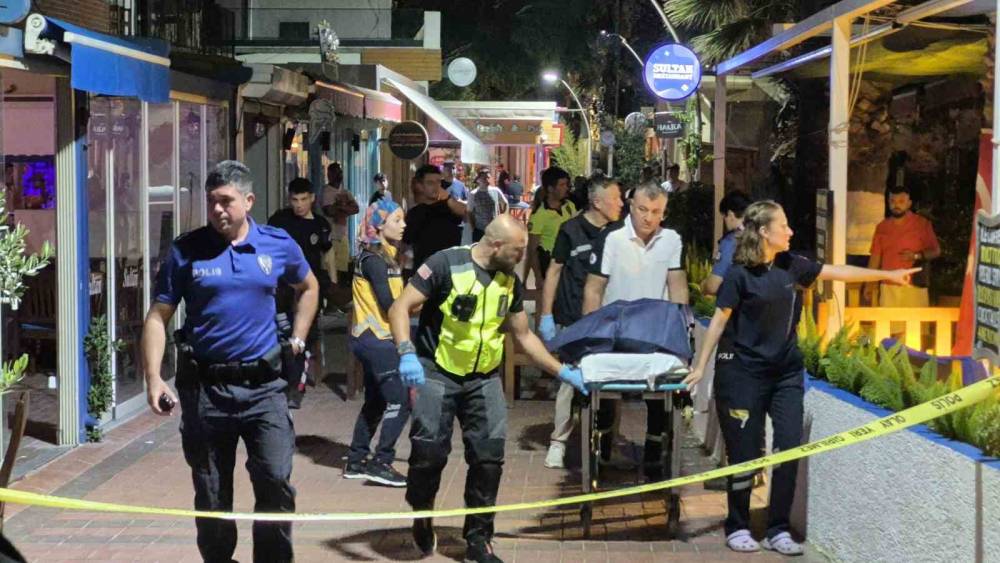 Restoranda silahlı saldırı: 1 &ouml;l&uuml;
