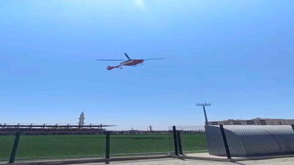 Hipotermi tedavisi g&ouml;ren bebek, ambulans helikopterle Diyarbakır&rsquo;a sevk edildi
