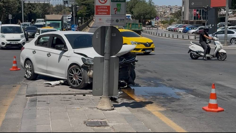 Gaziantep&rsquo;te zincirleme kaza: 3 ara&ccedil; hasar g&ouml;rd&uuml;
