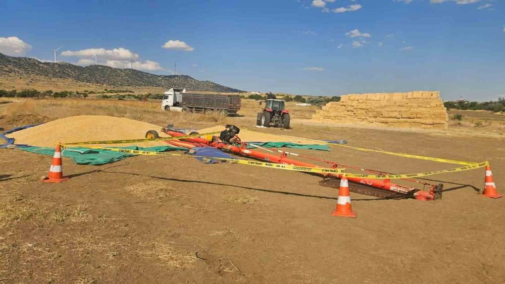 Hububat elevat&ouml;r&uuml;n&uuml;n altında kalan 18 yaşındaki iş&ccedil;i hayatını kaybetti
